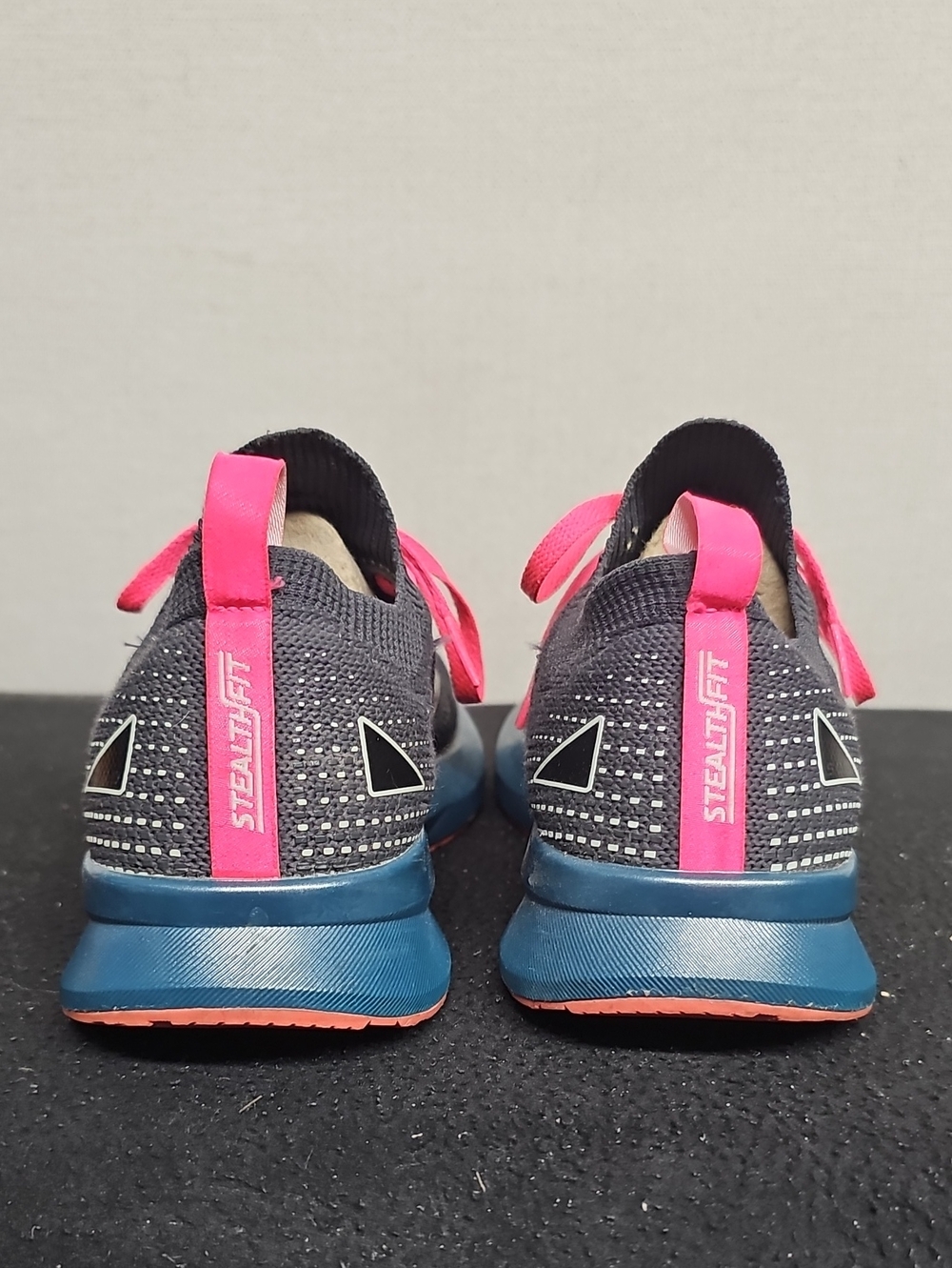 BROOKS LEVITATE 5 STEALTH FIT WOMENS SNEAKERS BFPM-06-070 - Picture 3 of 11